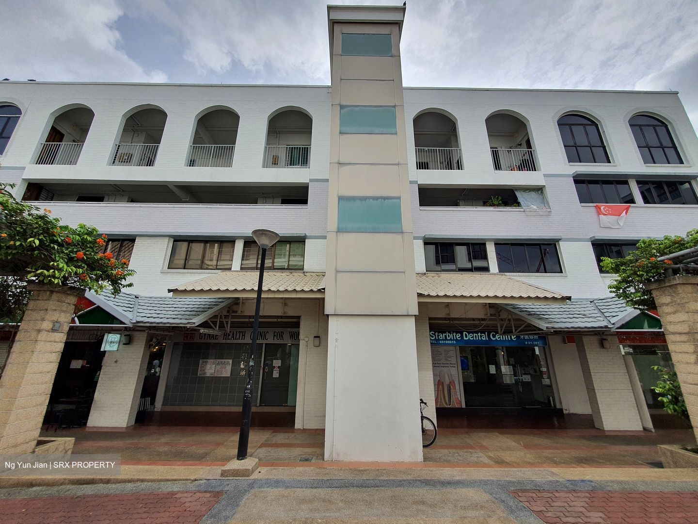 Hougang Street 21 (D19), Shop House #527679591